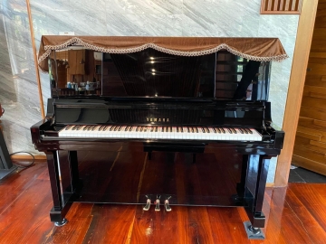 Yamaha U30YT