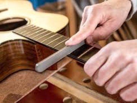 Luthier Guitar( Thợ Làm Đàn Guitar)