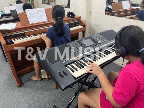 Lớp Học Tại T&V MUSIC 