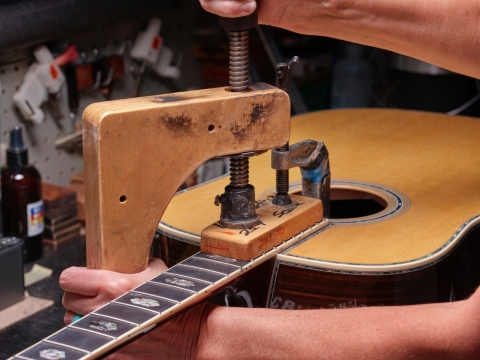 Luthier Guitar( Thợ Làm Đàn Guitar)