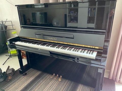 Yamaha U300